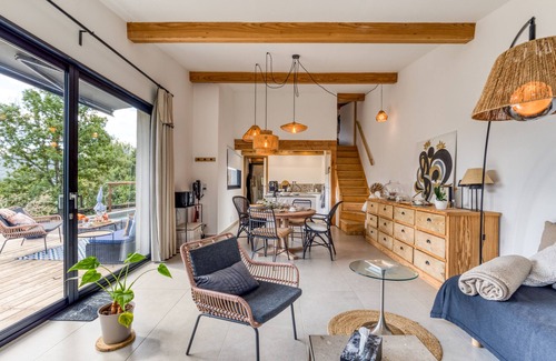 Bedarieux Casa | Casa de vacaciones 'Le Mas De Coeur' con vistas a la montaña, Wi-Fi y aire acondicionado