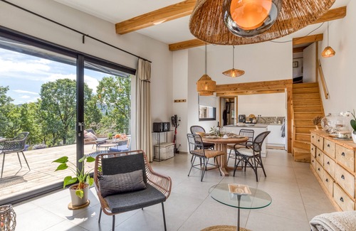 Bedarieux Casa | Casa de vacaciones 'Le Mas De Coeur' con vistas a la montaña, Wi-Fi y aire acondicionado
