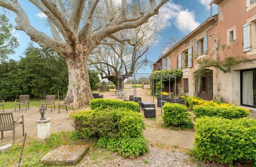 Cabannes Casa | Casa de vacaciones 'Le Mas Saint Pierre' con terraza privada, jardín privado y Wi-Fi