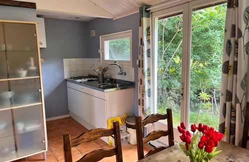 Varaignes Casa | Casa de vacaciones 'Le Pont' con piscina compartida, terraza compartida y jardín compartido