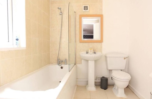 Pembroke Dock Casa | Holiday home★Leisure★Private Parking★Pembroke Dock