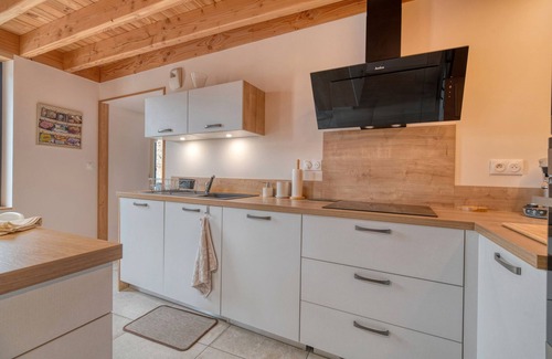 Caraman Casa | Holiday Home 'Les Echaunes' with Private Terrace, Wi-Fi and Air Conditioning