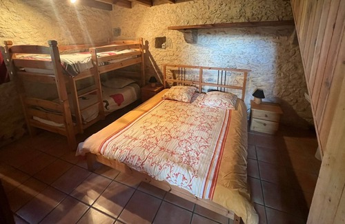 Monflanquin Casa | Holiday Home 'Les Figuiers De Monflanquin' with Pool, Terrace, Garden & Wi-Fi
