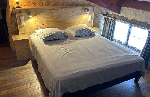 Monflanquin Casa | Holiday Home 'Les Figuiers De Monflanquin' with Pool, Terrace, Garden & Wi-Fi