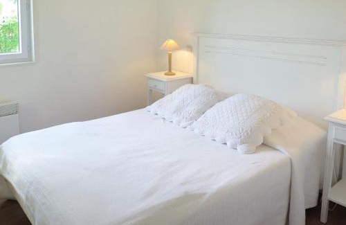 Parentis-en-Born Casa | Holiday Home Les Cottages du Lac M3 by Interhome