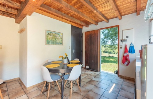 Peyrouse Casa | Casa de vacaciones 'Lieuj' con vistas a la montaña, terraza privada y Wi-Fi
