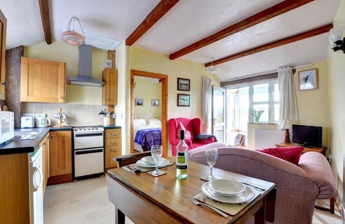 Llangain Casa | Holiday Home Llangain by Interhome