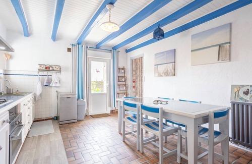 Riec-sur-Belon Casa | Casa de vacaciones 'Longère 5min De Pont-Aven' con jardín privado