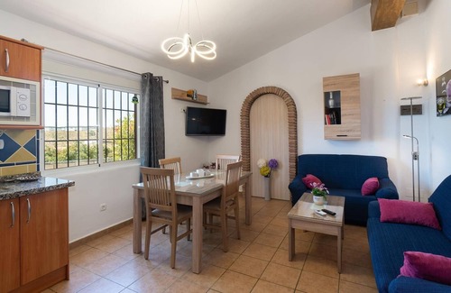 Velez-Malaga Casa | Casa de vacaciones Los Aperos 1 con vistas al mar, piscina, jardín y Wi-Fi