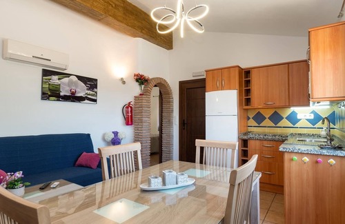 Velez-Malaga Casa | Casa de vacaciones Los Aperos 1 con vistas al mar, piscina, jardín y Wi-Fi