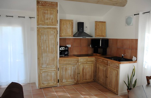 Le Tholonet Casa | Holiday Home 'Lou Jas Dé Raféou - Gîte Raphaël' with Mountain View, Wi-Fi and Air Conditioning