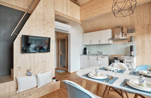 Bad Saulgau Chalet De Esquí | Casa de vacaciones 'Luxus Chalet Mit Whirlpool, Nr 7a' con vistas al mar, Wi-Fi y aire acondicionado