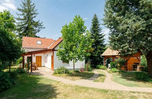 Latrany Casa | Holiday Home Magnolia by Interhome