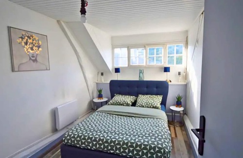 Amblainville Casa | Holiday Home 'Maison Champêtre Proche De Paris' with Shared Terrace and Wi-Fi