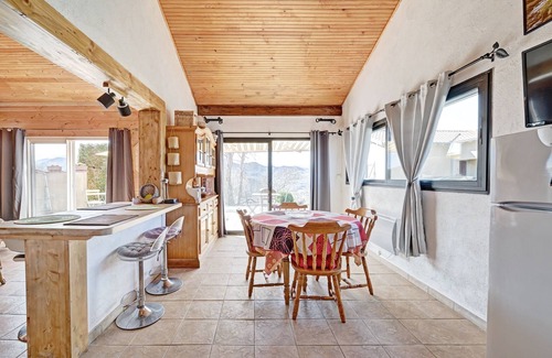 Saint-Girons Casa | Casa de vacaciones "Maisonnette à la Campagne Ariège" con jardín compartido