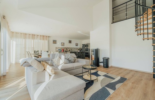 Trevron Casa | Casa de vacaciones 'Maison Avec Jardin Proche Dinan' con terraza privada, jardín privado y Wi-Fi