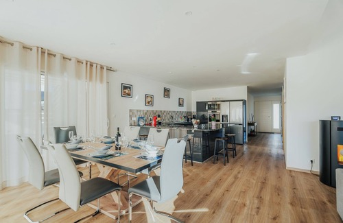 Trevron Casa | Casa de vacaciones 'Maison Avec Jardin Proche Dinan' con terraza privada, jardín privado y Wi-Fi