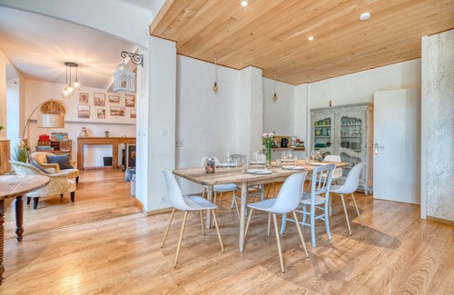 Revel Casa | Casa de vacaciones 'Maison Avec Piscine Et Remous' con piscina privada, terraza privada y Wi-Fi