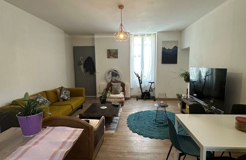 Capucins - Victoire Casa | Holiday Home 'Maison De Vacance Centre-ville' with Private Garden and Wi-Fi