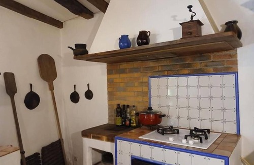 Balagueres Casa | Holiday Home 'Maison De Chouliou' with Mountain View, Private Terrace and Wi-Fi