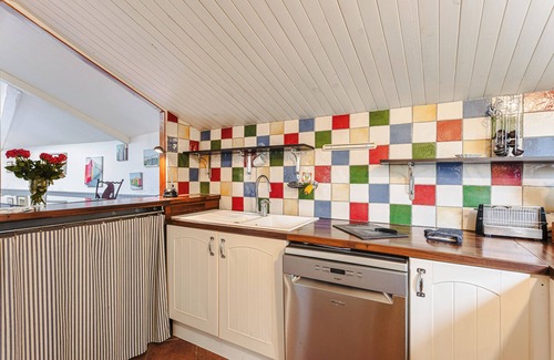 La Rochelle Casa | Casa de vacaciones 'Maison Coeur De Ville Chez Diego' con terraza compartida, jardín privado y Wi-Fi
