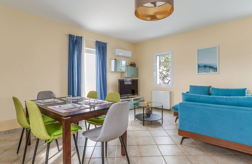 Loutraki Casa | Casa de vacaciones 'Maisonette Maria' con balcón, Wi-Fi y aire acondicionado