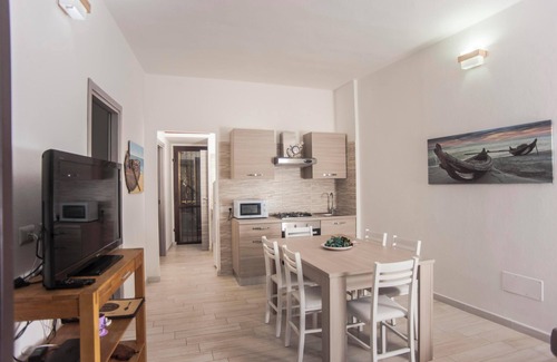 Santa Margherita di Pula Casa | Casa de vacaciones "Marisol" cerca de la playa con Wi-Fi, aire acondicionado, terrazas y jardín