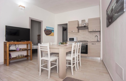 Santa Margherita di Pula Casa | Casa de vacaciones "Marisol" cerca de la playa con Wi-Fi, aire acondicionado, terrazas y jardín