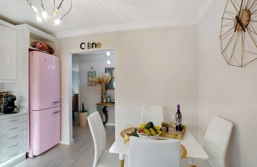 Los Llanos Casa | Casa Vacacional 'Mia Deluxe' con Terraza Privada, Wi-Fi y Aire Acondicionado