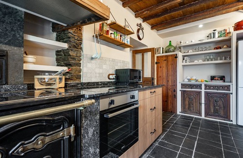 Prelo Casa | Casa de vacaciones 'Mirador Del Navia' con vistas a la montaña, terraza privada y Wi-Fi