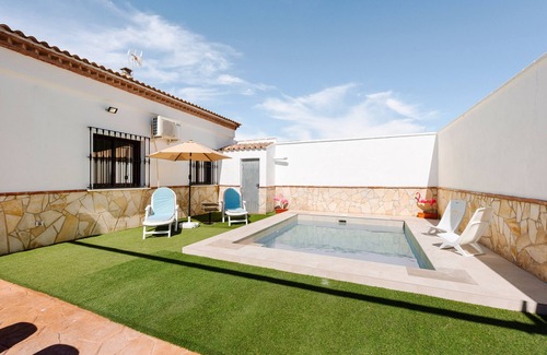 Humilladero Casa | Casa de vacaciones 'Miró' con vistas a la montaña, piscina privada, wifi y aire acondicionado