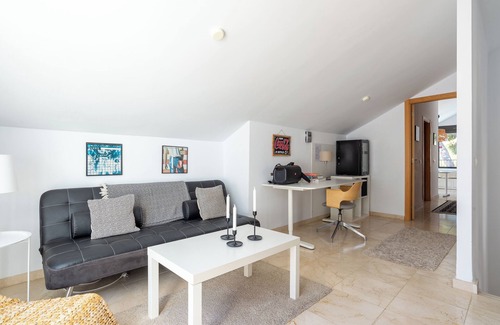 Torreblanca Casa | Casa de vacaciones 'Adosado moderno con vistas impresionantes' con vistas al mar y Wi-Fi