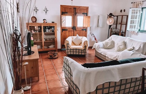 Montemor-o-Novo Casa | Holiday Home 'Monte Sol' with Private Pool, Private Terrace and Wi-Fi