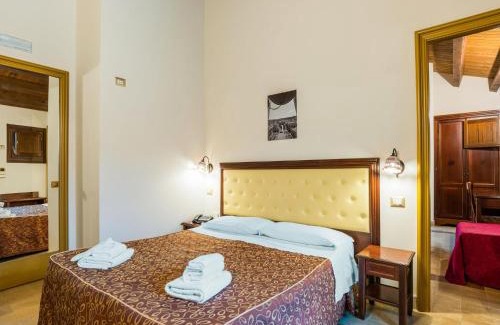 Carlentini Casa | Holiday Home near Mount Etna Views
