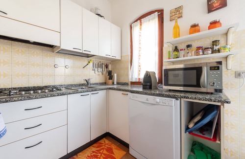 Costa Rei Villa | Casa de vacaciones cerca de la playa - "Villa Lucienne" con Wi-Fi, terraza y jardín