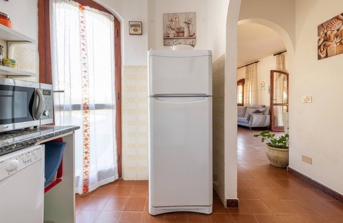 Costa Rei Villa | Casa de vacaciones cerca de la playa - "Villa Lucienne" con Wi-Fi, terraza y jardín