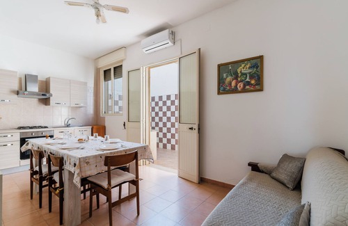 Torre Lapillo Casa | Casa de vacaciones 'Nina' con jardín privado y aire acondicionado