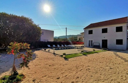 Slatine Casa | Holiday Home Nino con piscina privada