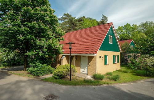 Diessen Casa | Holiday Home in Diessen near Green Park