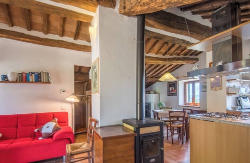 Belforte Casa | Holiday Home 'Nonna Gio'' with Private Garden