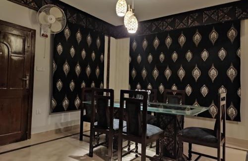 Murree Casa | Holiday home On The rocks