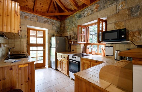 Lefktron Casa | Holiday home only 300m from Stoupa beach, beautiful garden, Peloponnese