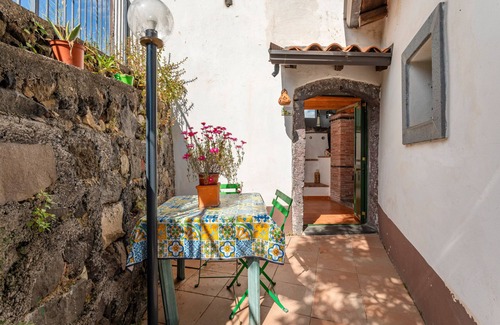Piedimonte Etneo Apartamento | Casa de vacaciones 'Palmento' con vistas al mar, Wi-Fi y aire acondicionado