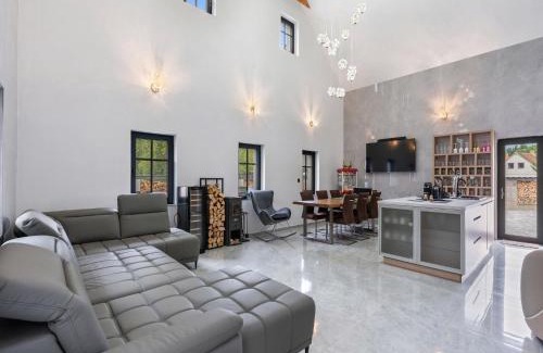 Dolni Laz Casa | Holiday Home Party & Friends Villa by Interhome