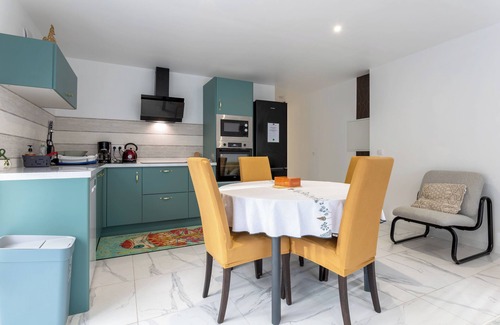 Quimper Casa | Holiday Home 'Petite Maison Indépendante' with Wi-Fi