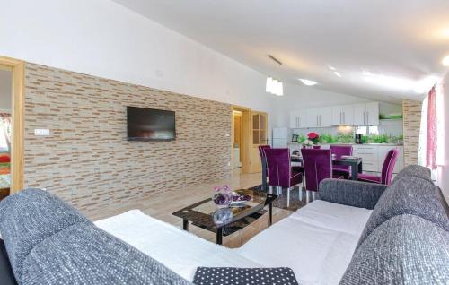 Ledenice Villa | Holiday Home Petra