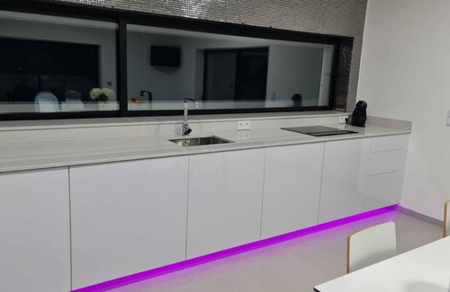 Angra do Heroismo Apartamento | Casa de vacaciones 'Bella Casa' con vistas a la montaña, piscina y aire acondicionado