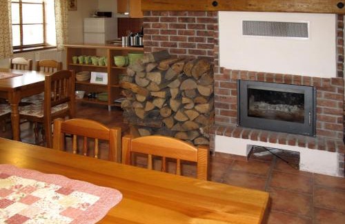 Uhlejov Casa | Holiday Home Růžovka by Interhome