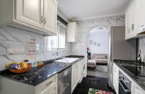 Monforte del Cid Casa | Casa de vacaciones "RR Villa" con piscina, terraza y Wi-Fi