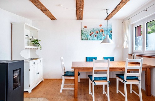 Ihringen Casa | Casa de vacaciones 'Rebsteige' con vistas a la montaña, balcón y Wi-Fi